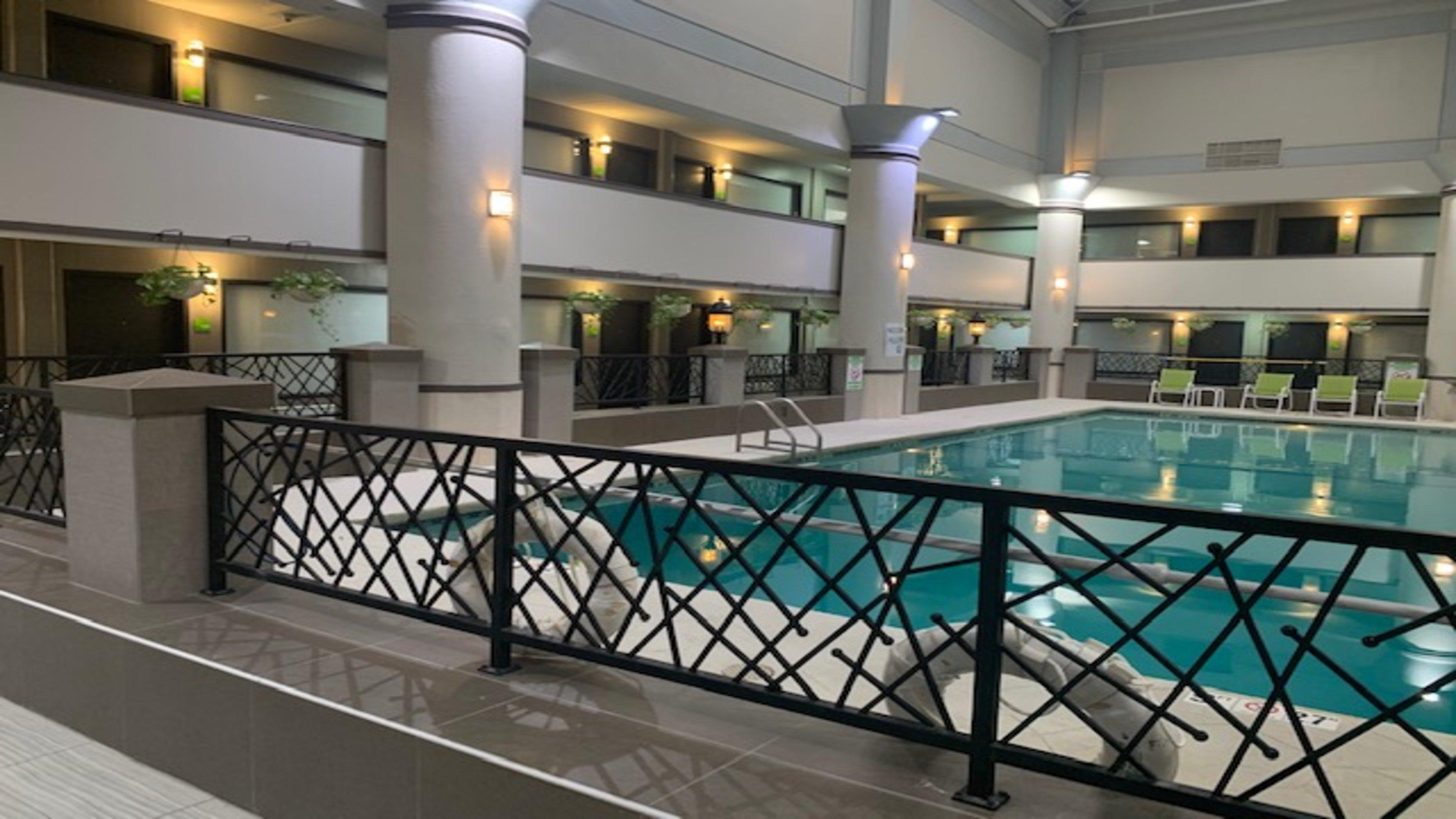 Holiday Inn Chicago North Shore By Ihg Skokie Exterior photo
