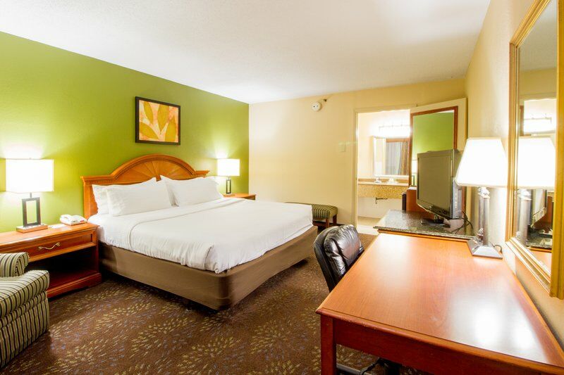 Holiday Inn Chicago North Shore By Ihg Skokie Exterior photo