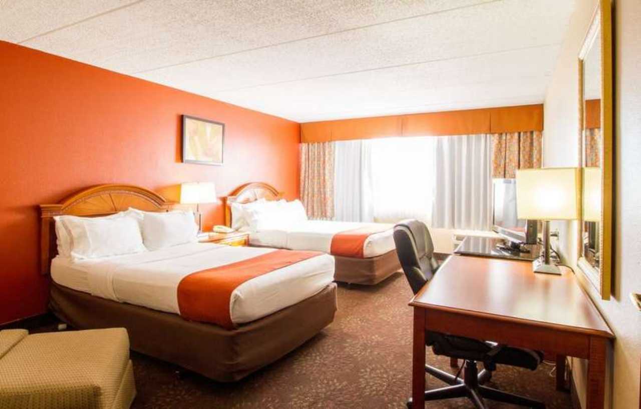 Holiday Inn Chicago North Shore By Ihg Skokie Exterior photo